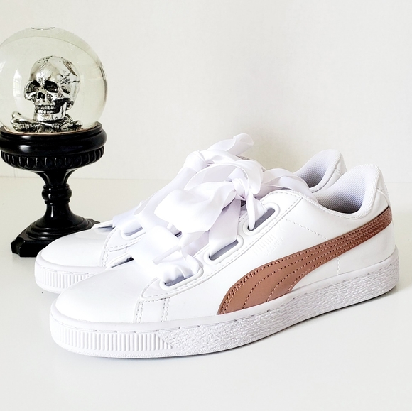 PUMA Athletic Basket Heart Patent Shoes - Picture 6 of 15